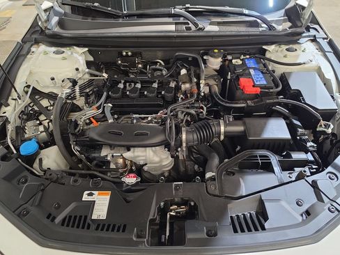 Certified 2025 Honda Accord LX image 17