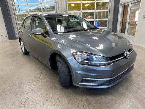 Used 2018 Volkswagen Golf S image 7
