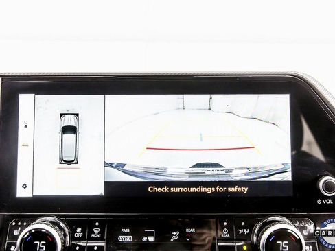 Used 2023 Toyota Highlander Platinum image 14