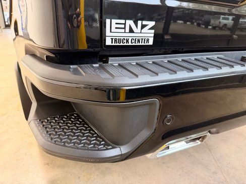 Used 2022 Chevrolet Silverado 1500 High Country w/ Z71 Off-Road Package image 14