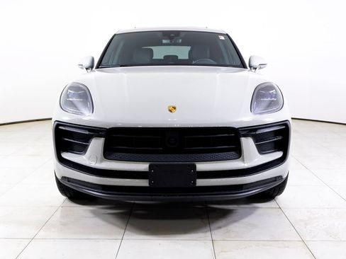 Certified 2026 Porsche Macan AWD/4WD image 25