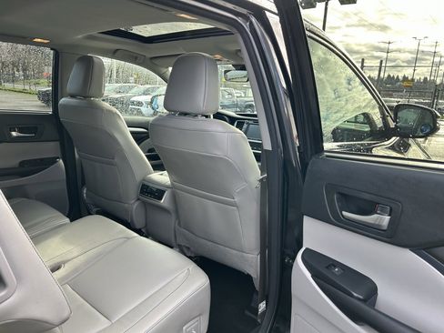 Certified 2018 Toyota Highlander XLE image 14