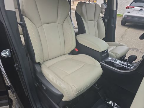 Used 2022 Subaru Ascent Limited image 16