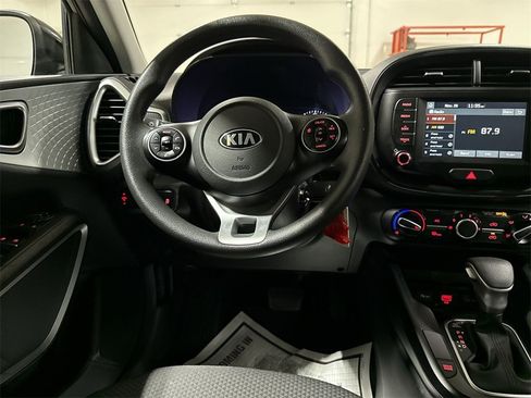 Used 2021 Kia Soul LX image 19