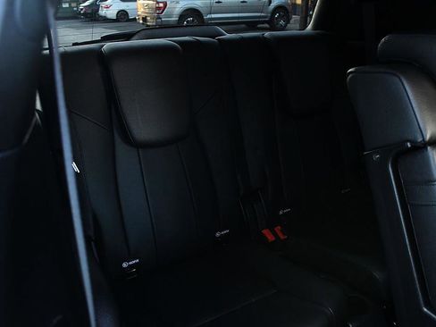 Used 2021 Mercedes-Benz GLB 250 image 24