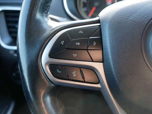 Used 2020 Jeep Cherokee Latitude w/ Cold Weather Group image 31