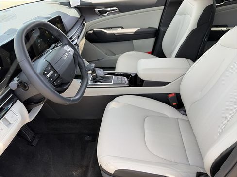 Used 2026 Kia Sportage EX FWD image 19
