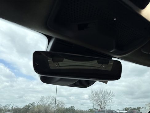 Used 2022 Rivian R1T Launch Edition image 21