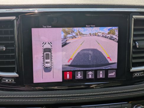 Used 2022 Chrysler Pacifica Limited image 49