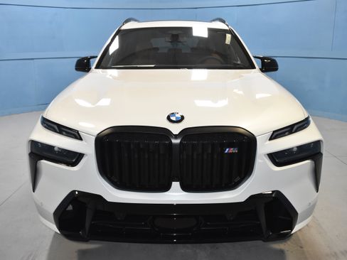 New 2026 BMW X7 M60i image 24