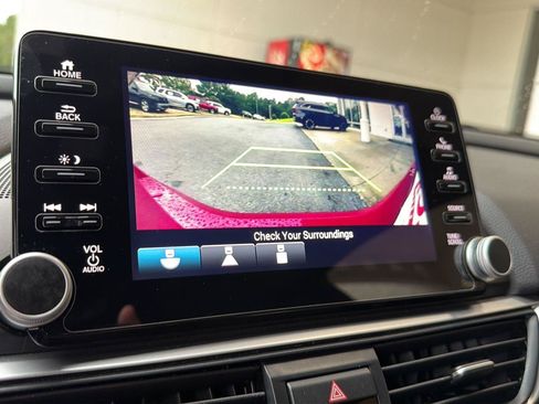 Used 2021 Honda Accord Sport image 24