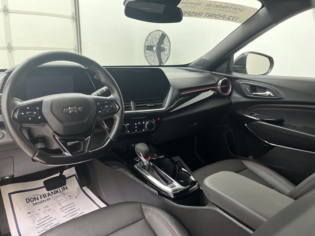 Used 2024 Chevrolet Trax RS w/ Sunroof Package FWD image 14