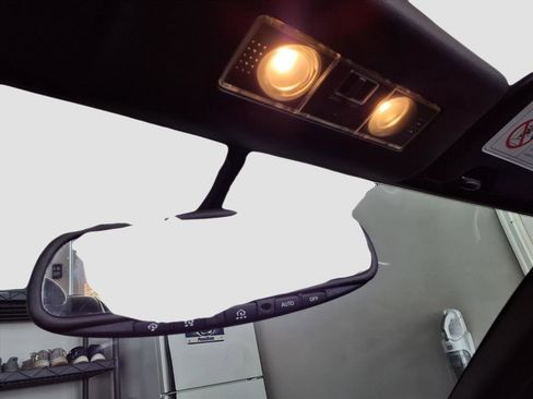 Used 2004 Nissan 350Z Touring image 23