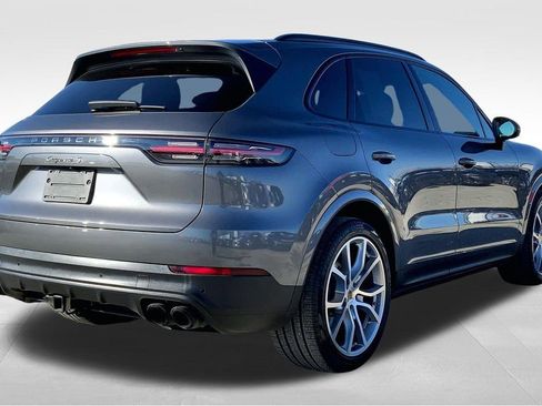 Used 2019 Porsche Cayenne S image 11