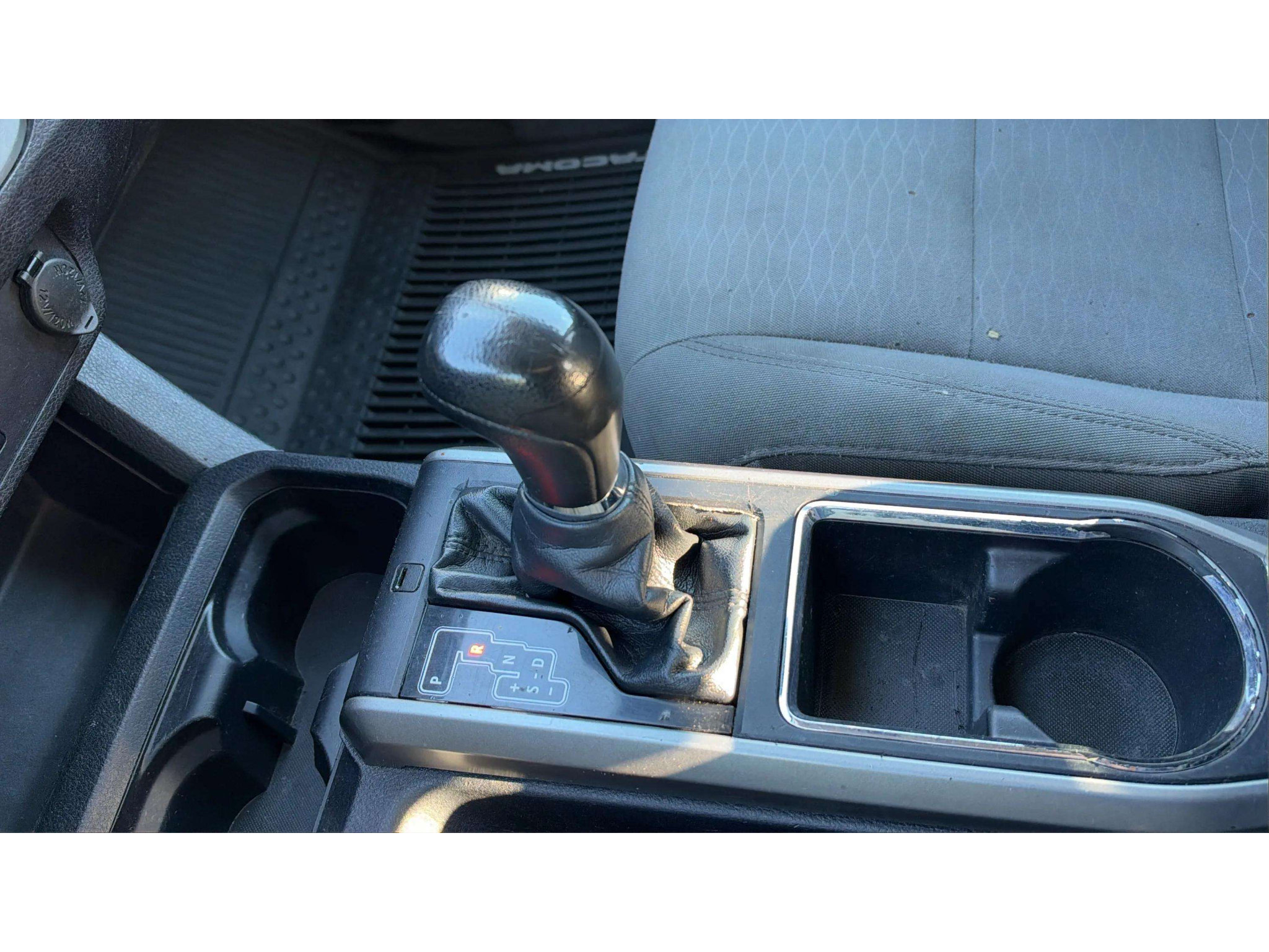 Used 2017 Toyota Tacoma SR5 w/ Tow Package AWD/4WD image 21