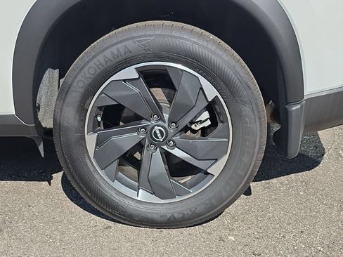 Used 2026 Nissan Rogue SV AWD/4WD image 22