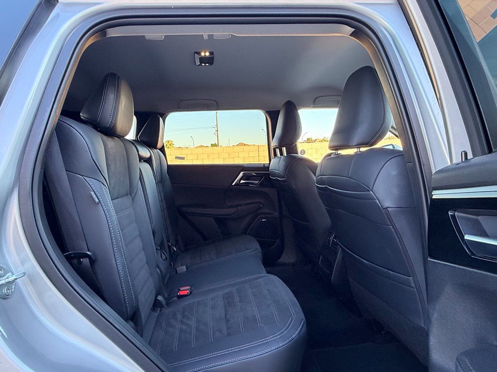 Used 2025 Mitsubishi Outlander SE AWD/4WD image 15