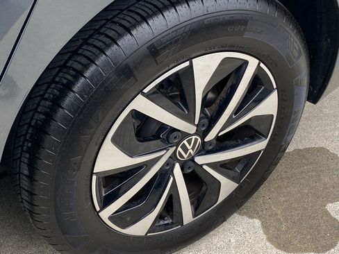 Certified 2025 Volkswagen Jetta S image 18