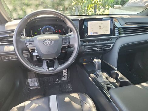 Used 2025 Toyota Camry SE FWD image 19
