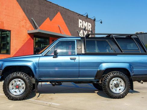 Used 1989 Toyota 4Runner Deluxe image 3