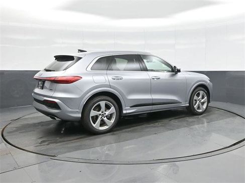 New 2025 Audi Q5 Prestige image 7
