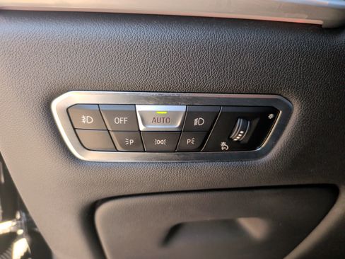 Used 2020 BMW X7 xDrive40i w/ Premium Package image 21