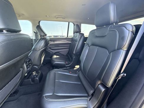 Used 2023 Jeep Grand Cherokee L Limited AWD/4WD image 21