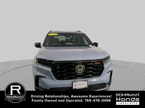 Used 2024 Honda Pilot TrailSport image 3