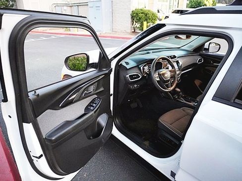 Used 2022 Chevrolet TrailBlazer LT w/ Convenience Package image 37