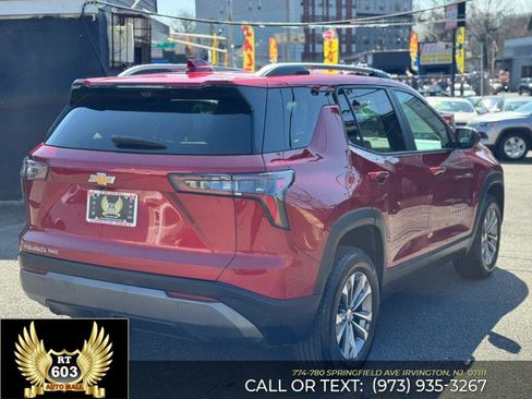 Used 2025 Chevrolet Equinox LT w/ Convenience Package II image 3