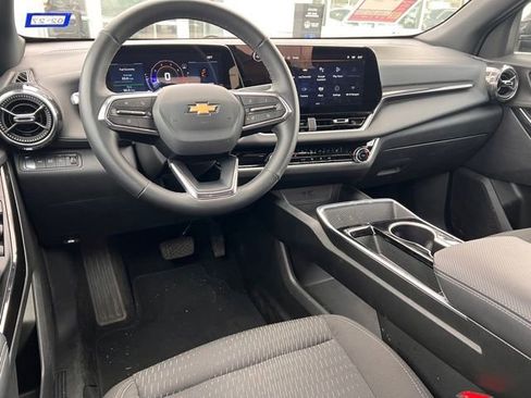 Used 2025 Chevrolet Equinox LT image 12