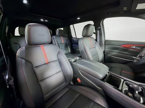 Used 2024 Chevrolet Traverse RS w/ LPO, Floor Liner Package AWD/4WD image 27