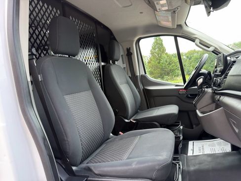 Used 2024 Ford Transit 250 Low Roof w/ Exterior Upgrade Package RWD image 30