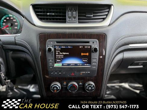 Used 2017 Chevrolet Traverse LT FWD image 26