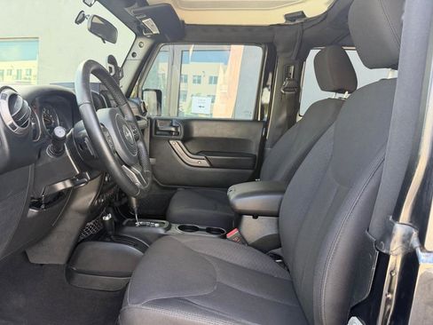Used 2018 Jeep Wrangler Sport AWD/4WD image 17