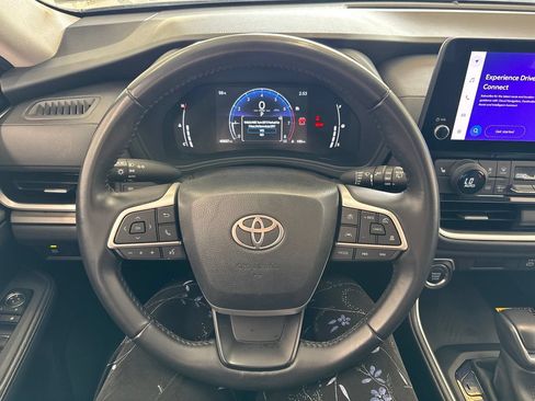 Used 2025 Toyota Grand Highlander AWD image 19