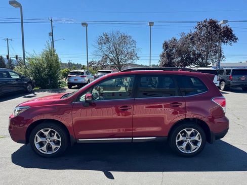 Used 2018 Subaru Forester 2.5i Touring AWD/4WD image 6