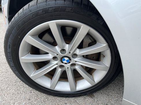 Used 2014 BMW 535d xDrive AWD/4WD image 40