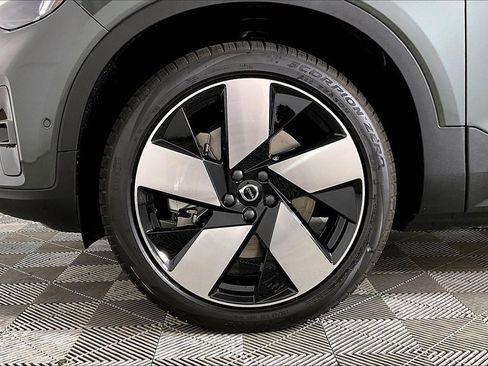 New 2026 Volvo EX40 Plus w/ Climate Package image 9