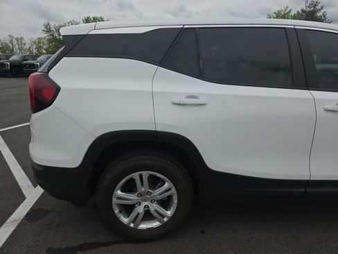 Used 2024 GMC Terrain SLE AWD/4WD image 7