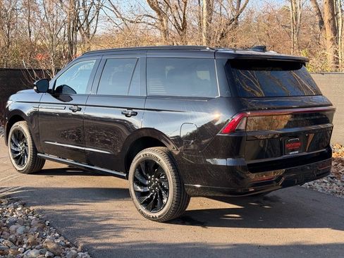 New 2025 Lincoln Navigator Reserve w/ Jet Appearance Package image 3