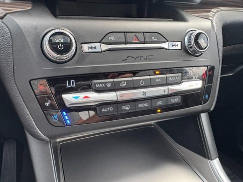 Used 2020 Ford Explorer Limited AWD/4WD image 20