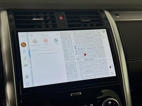 New 2025 Land Rover Discovery Dynamic SE image 16