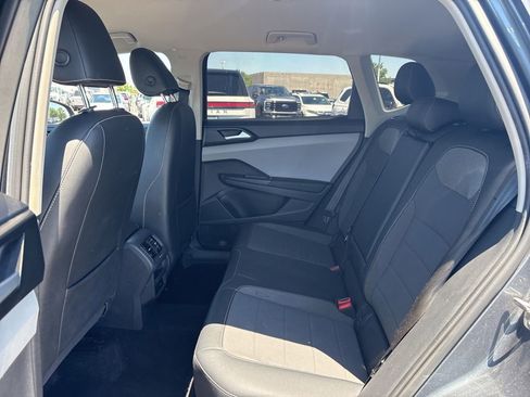 Used 2022 Volkswagen Taos SE AWD/4WD image 14
