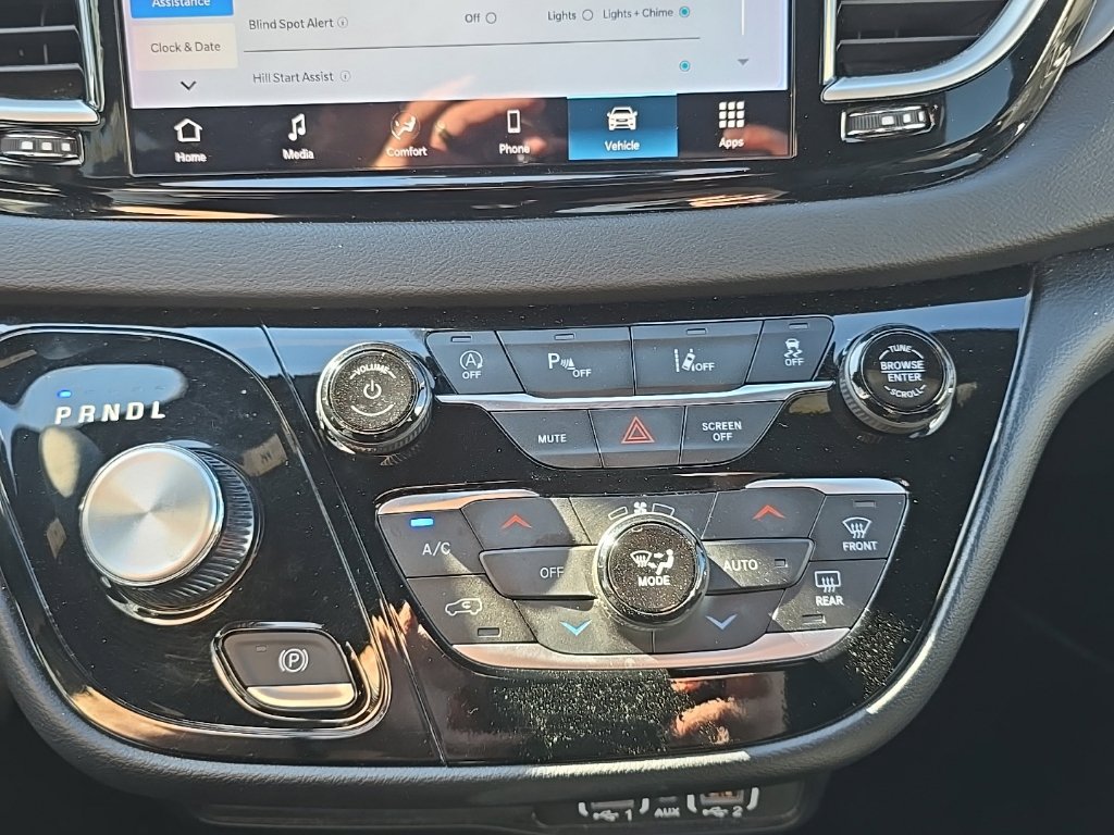 Used 2025 Chrysler Pacifica Select FWD image 31