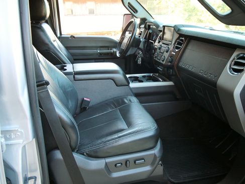 Used 2013 Ford F250 Lariat w/ FX4 Off Road Pkg AWD/4WD image 39