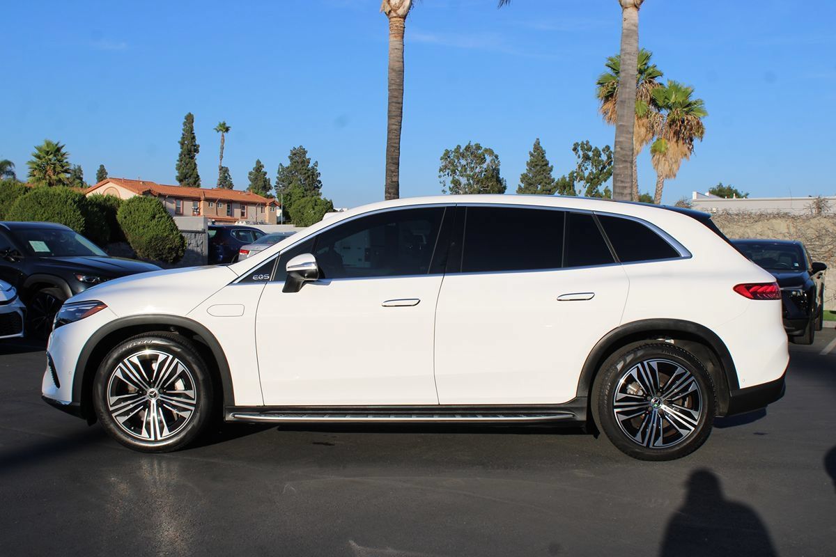 Used 2024 Mercedes-Benz EQS 450+ SUV image 34