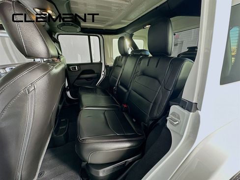 Used 2023 Jeep Wrangler Unlimited Sahara w/ Cold Weather Group image 31