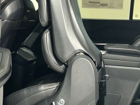 New 2026 Lincoln Navigator L Reserve AWD/4WD image 51