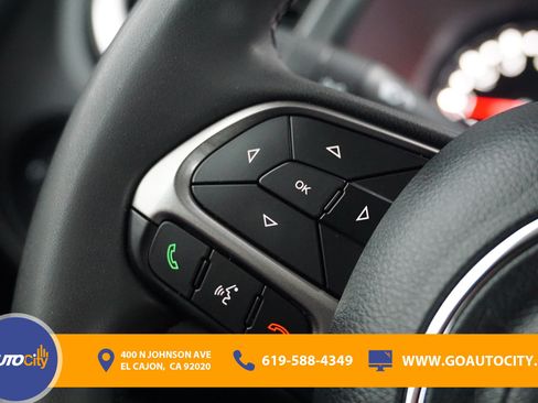 Used 2022 Jeep Renegade Latitude AWD/4WD image 17